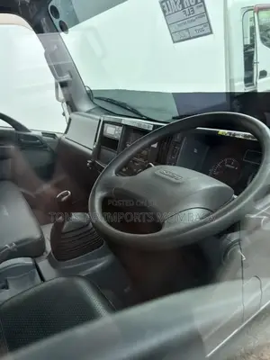 Isuzu Refrigerator Truck
