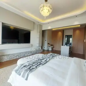 5bdrm Apartment in Spring Valley for sale