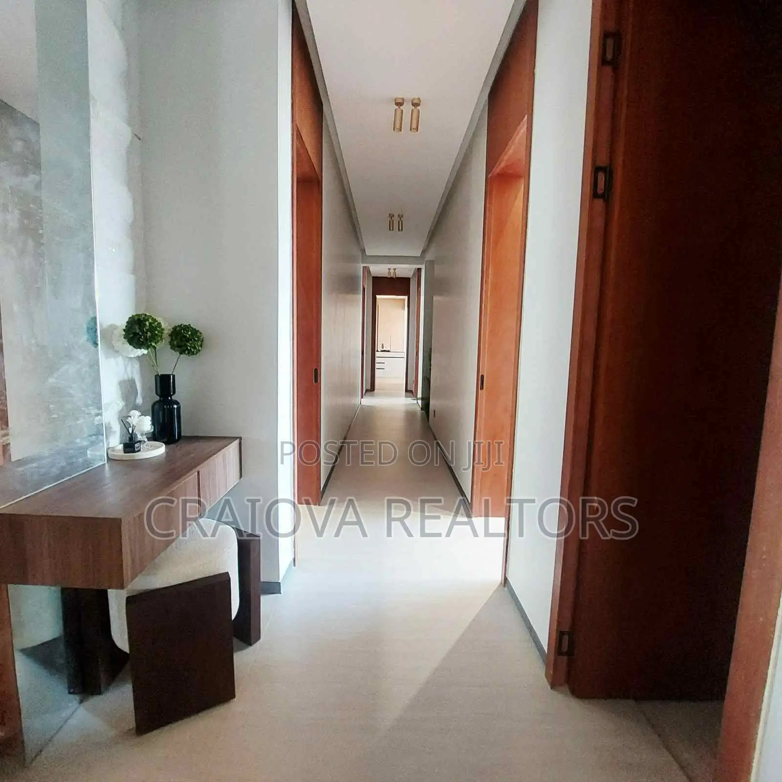 5bdrm Apartment in Spring Valley for sale