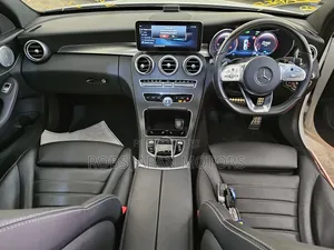 Mercedes-Benz C200 2020 Pearl