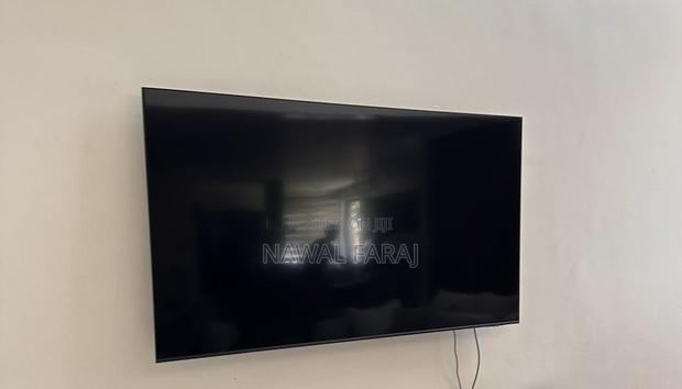 Samsung Flatscreen TV - thumbnail 2