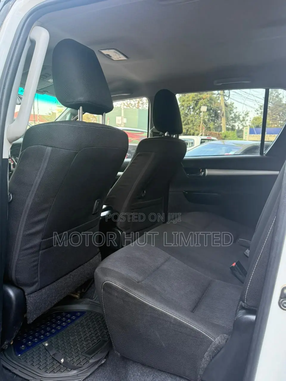 Toyota Hilux 2022 White