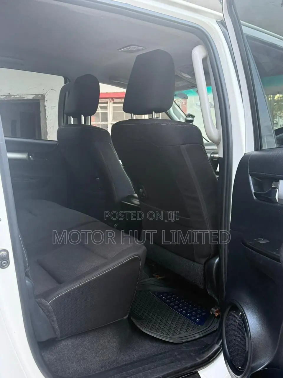 Toyota Hilux 2022 White