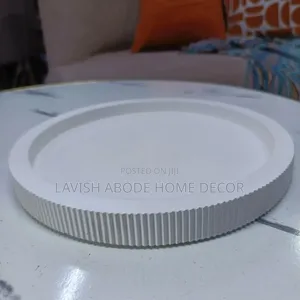White Resin Decor Tray – Elegant Decorative Tray