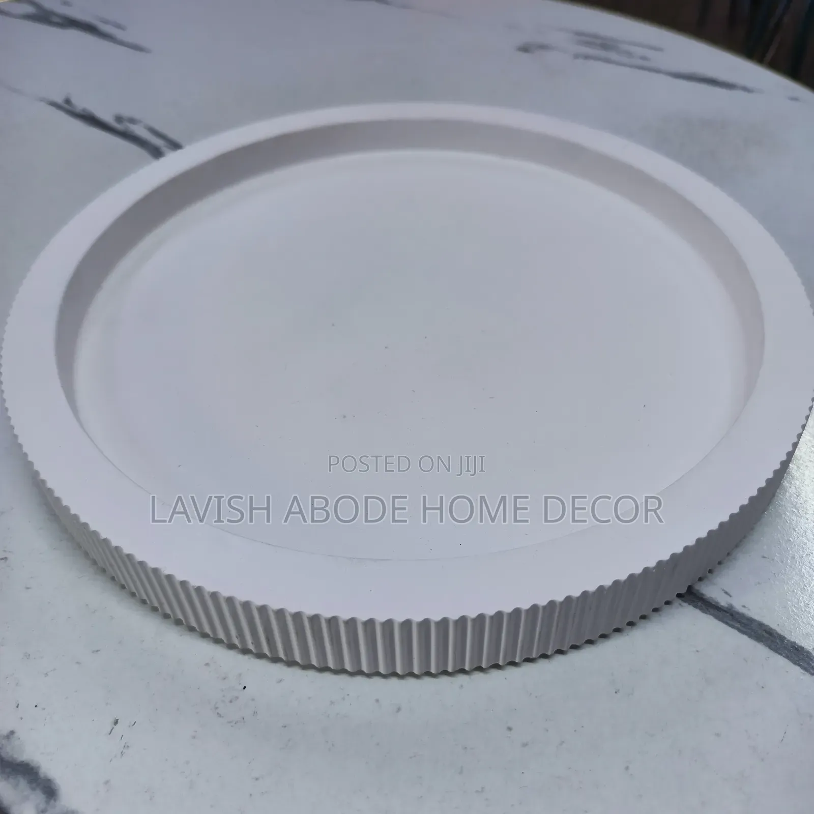 White Resin Decor Tray – Elegant Decorative Tray