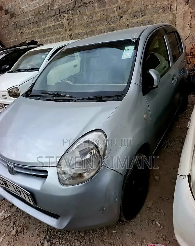 Toyota Passo 2012 Silver