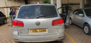 Volkswagen Touareg 2006 Gray