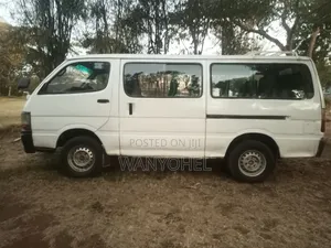 Toyota HiAce 2006 White