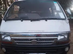 Toyota HiAce 2006 White