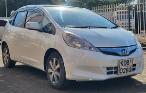 Honda Fit 2013 Pearl