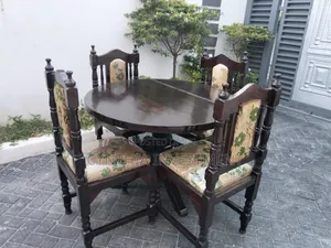 Round 4 Seater Dining Table