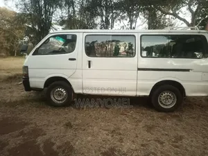 Toyota HiAce 2006 White