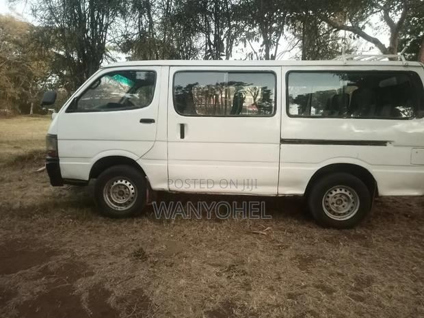 Toyota HiAce 2006 White