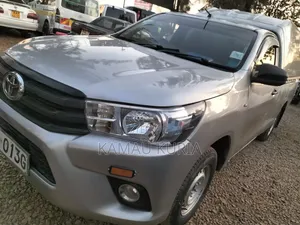 Toyota Hilux 2018 Silver