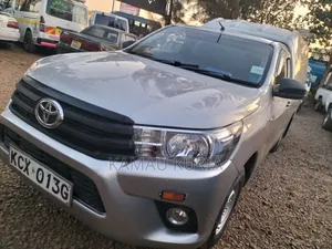 Toyota Hilux 2018 Silver