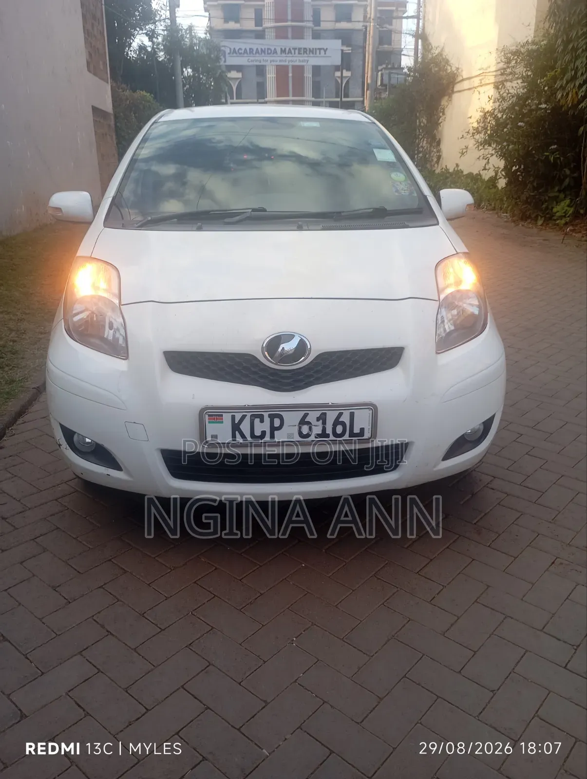 Toyota Vitz 2010 White