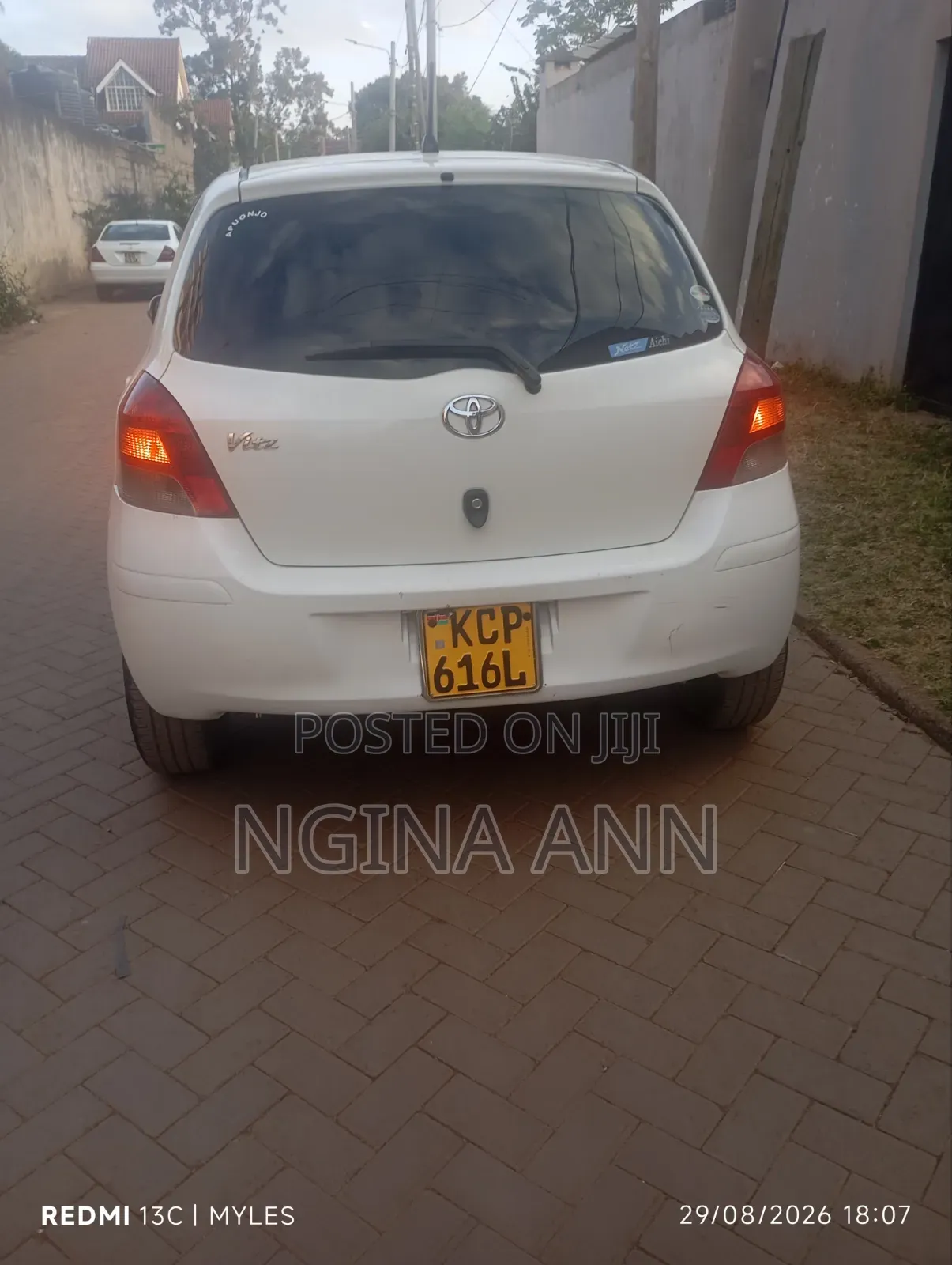 Toyota Vitz 2010 White