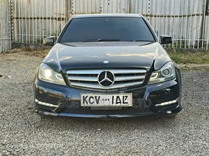 Mercedes-Benz C200 2014 Black