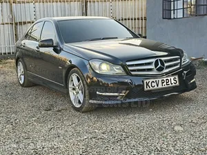 Mercedes-Benz C200 2014 Black