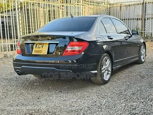 Mercedes-Benz C200 2014 Black
