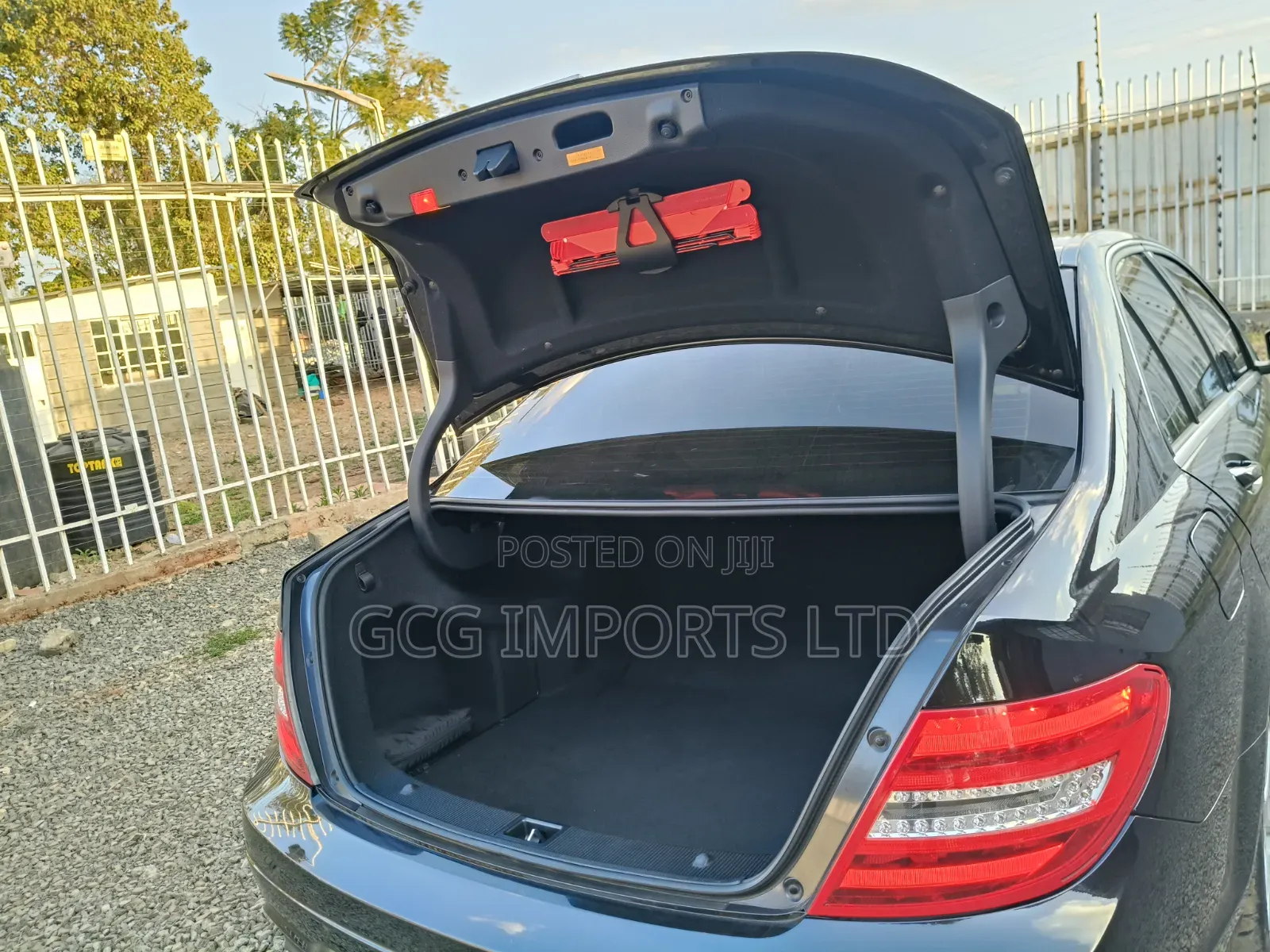 Mercedes-Benz C200 2014 Black