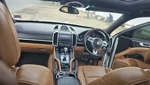 Porsche Cayenne 2014 Pearl