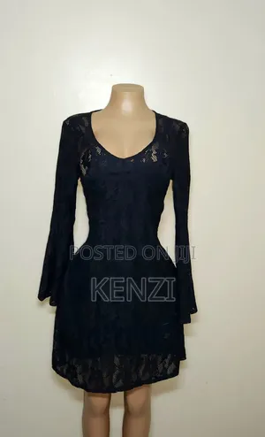 Black Short Lace Sleeves