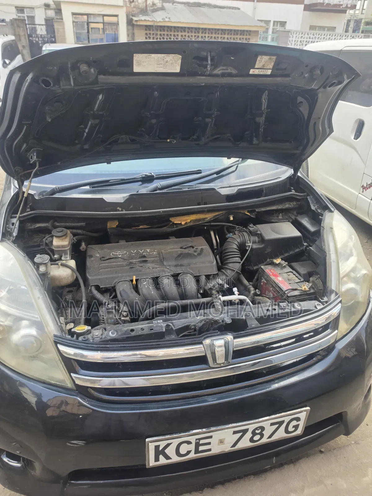 Toyota ISIS 2008 Black