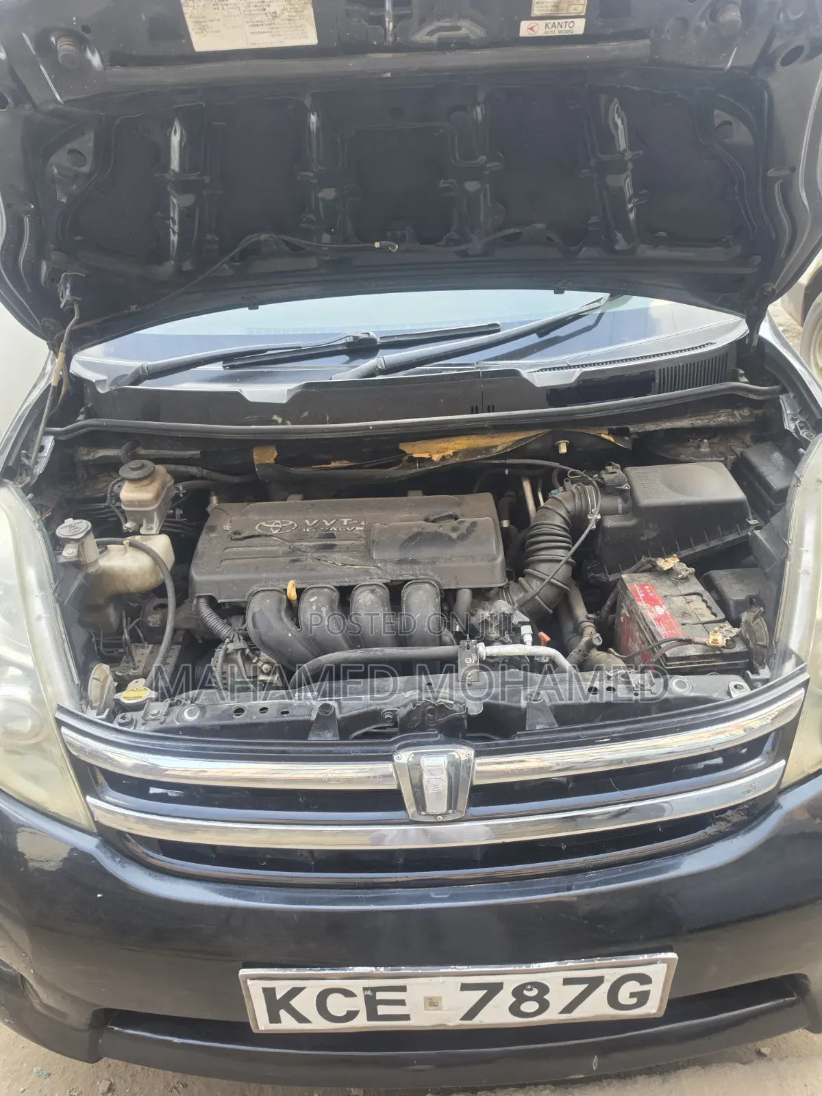 Toyota ISIS 2008 Black