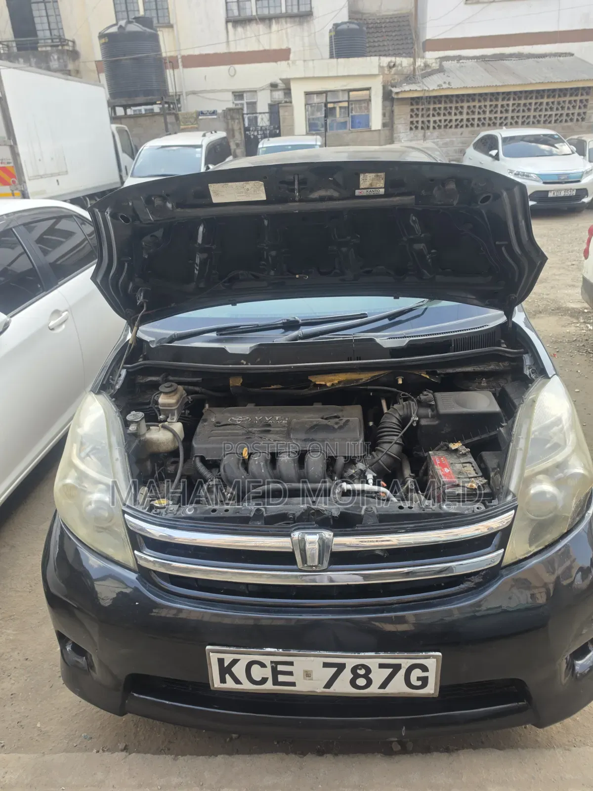 Toyota ISIS 2008 Black