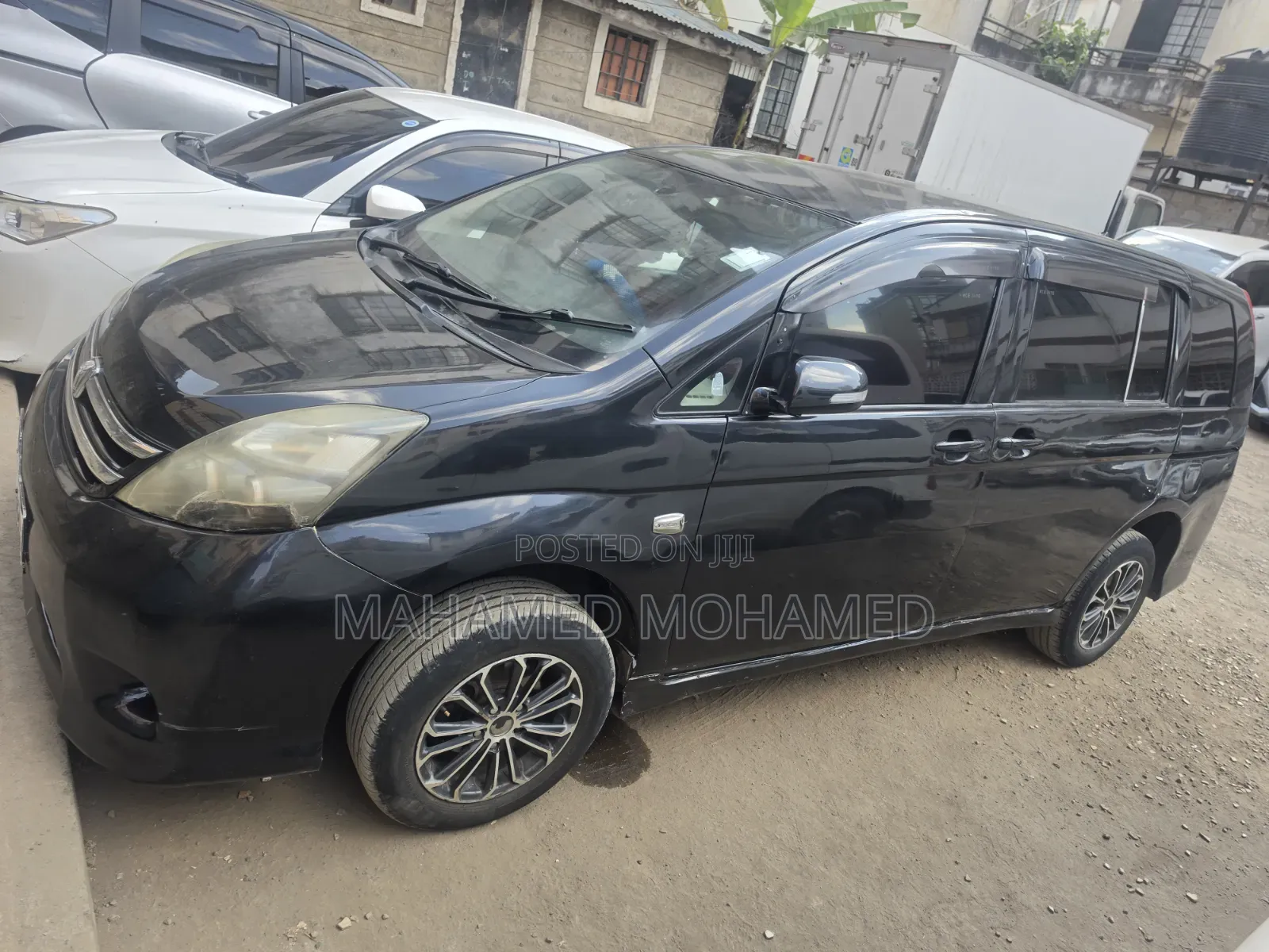 Toyota ISIS 2008 Black