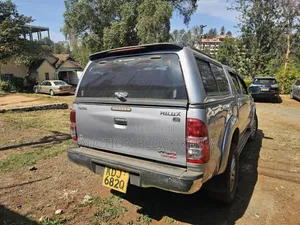 Toyota Hilux 2015 Silver