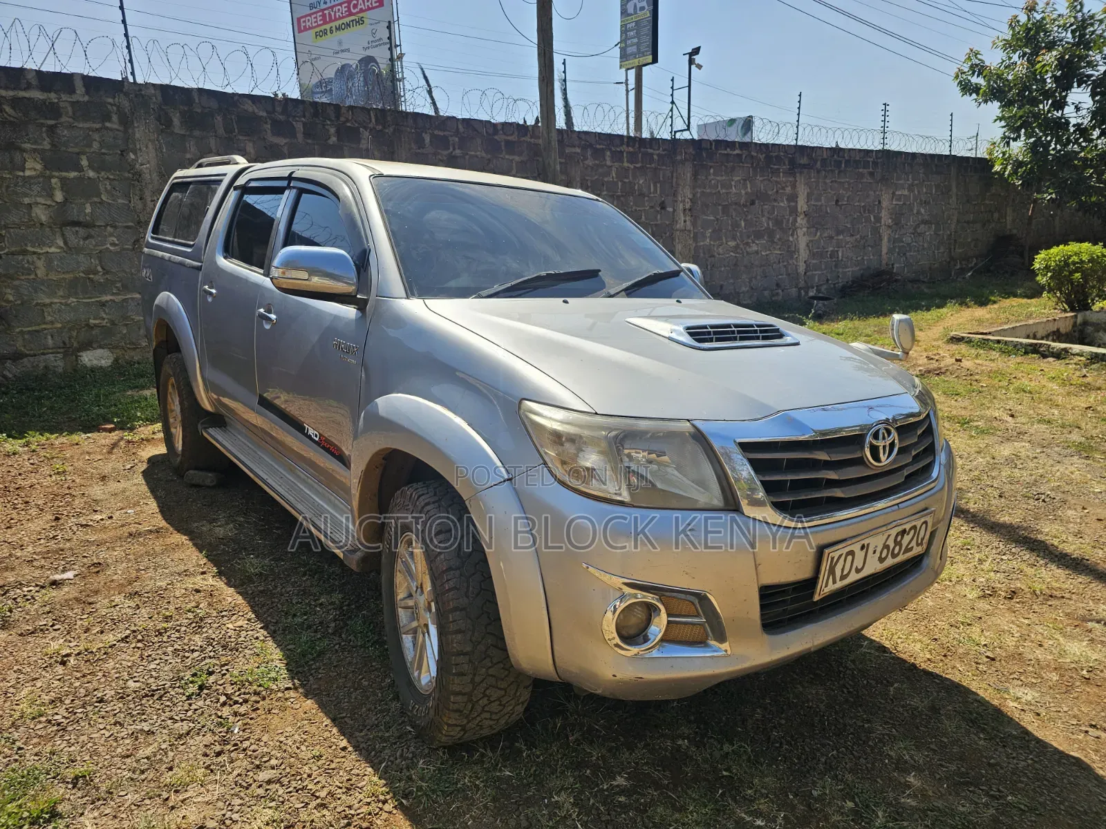 Toyota Hilux 2015 Silver