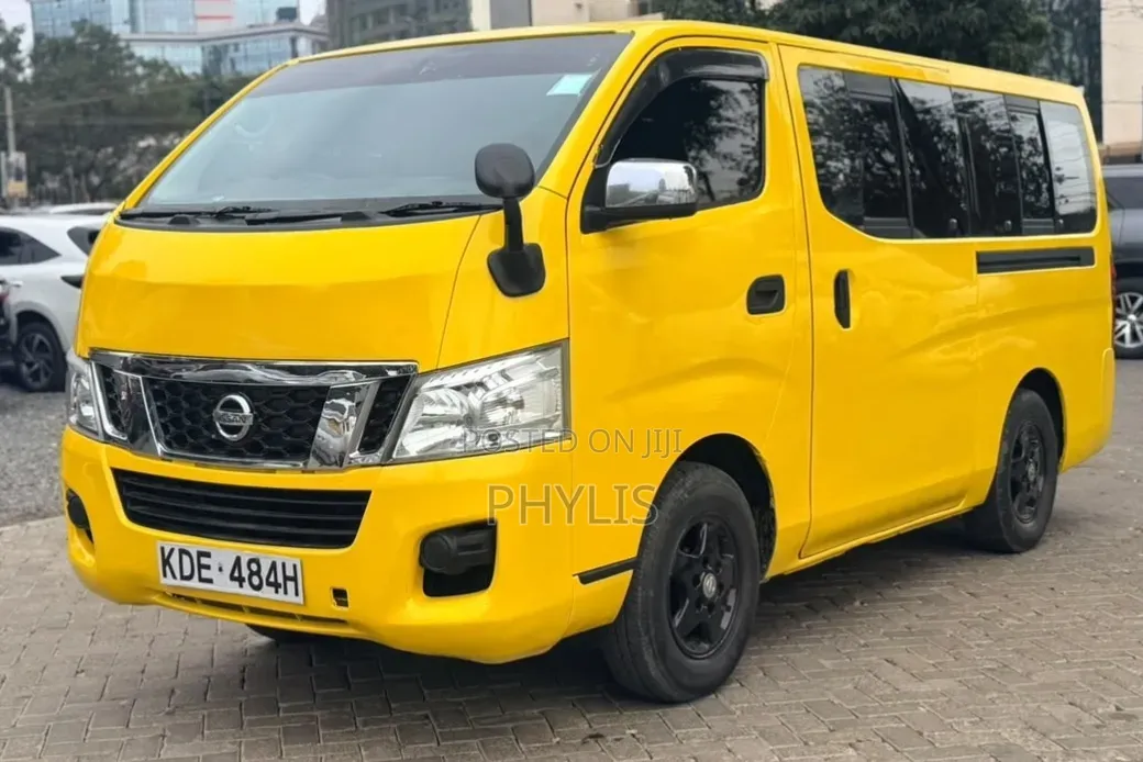 Nissan Caravan (Urvan) 2013 Yellow