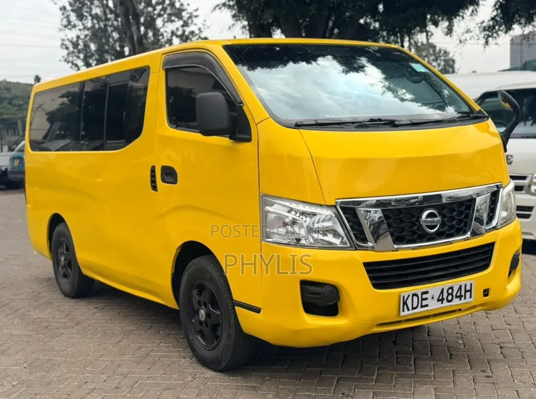 Nissan Caravan (Urvan) 2013 Yellow