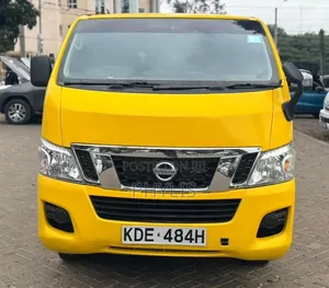 Nissan Caravan (Urvan) 2013 Yellow