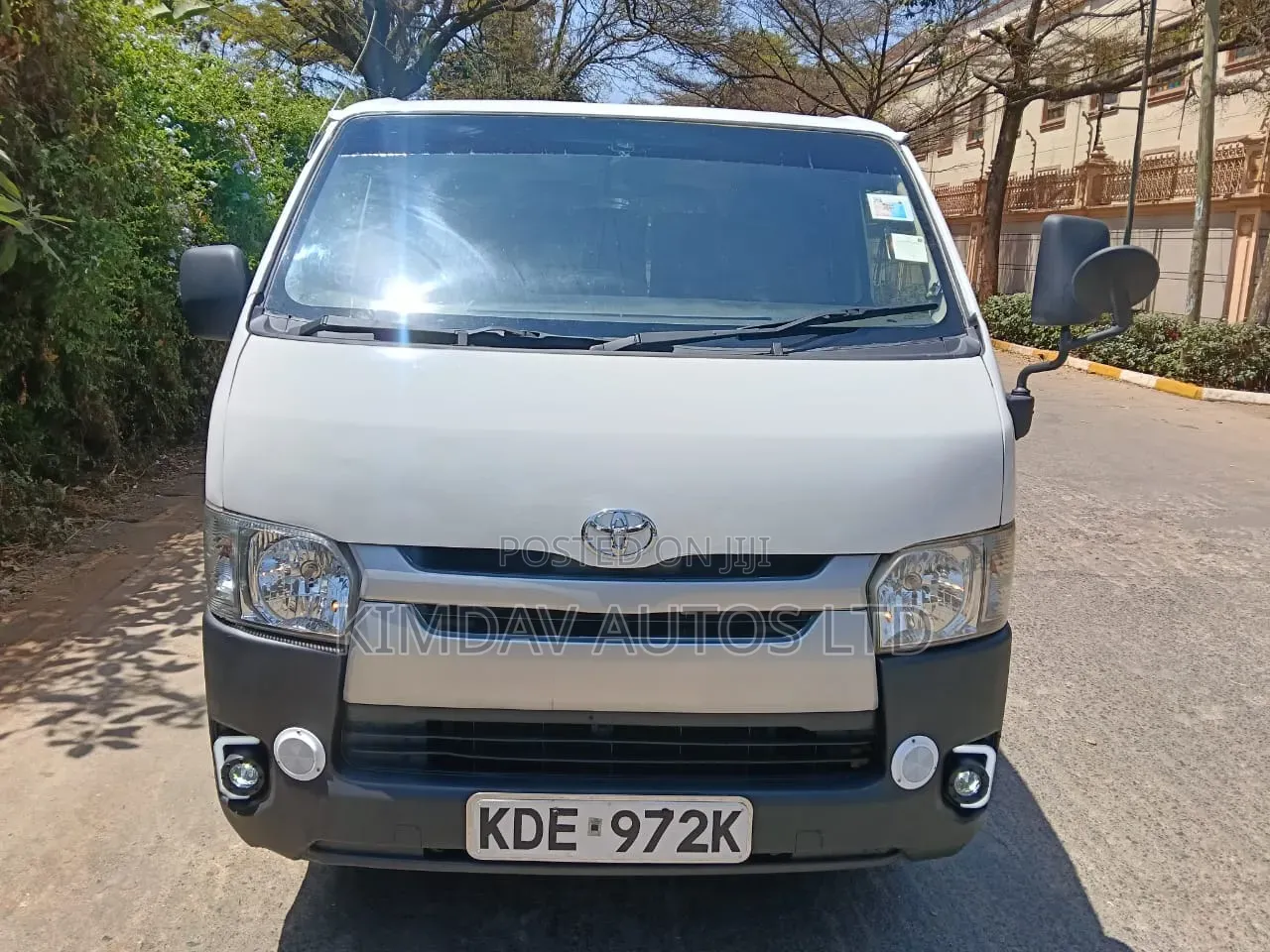 Toyota HiAce 2014 White