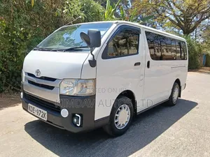Toyota HiAce 2014 White