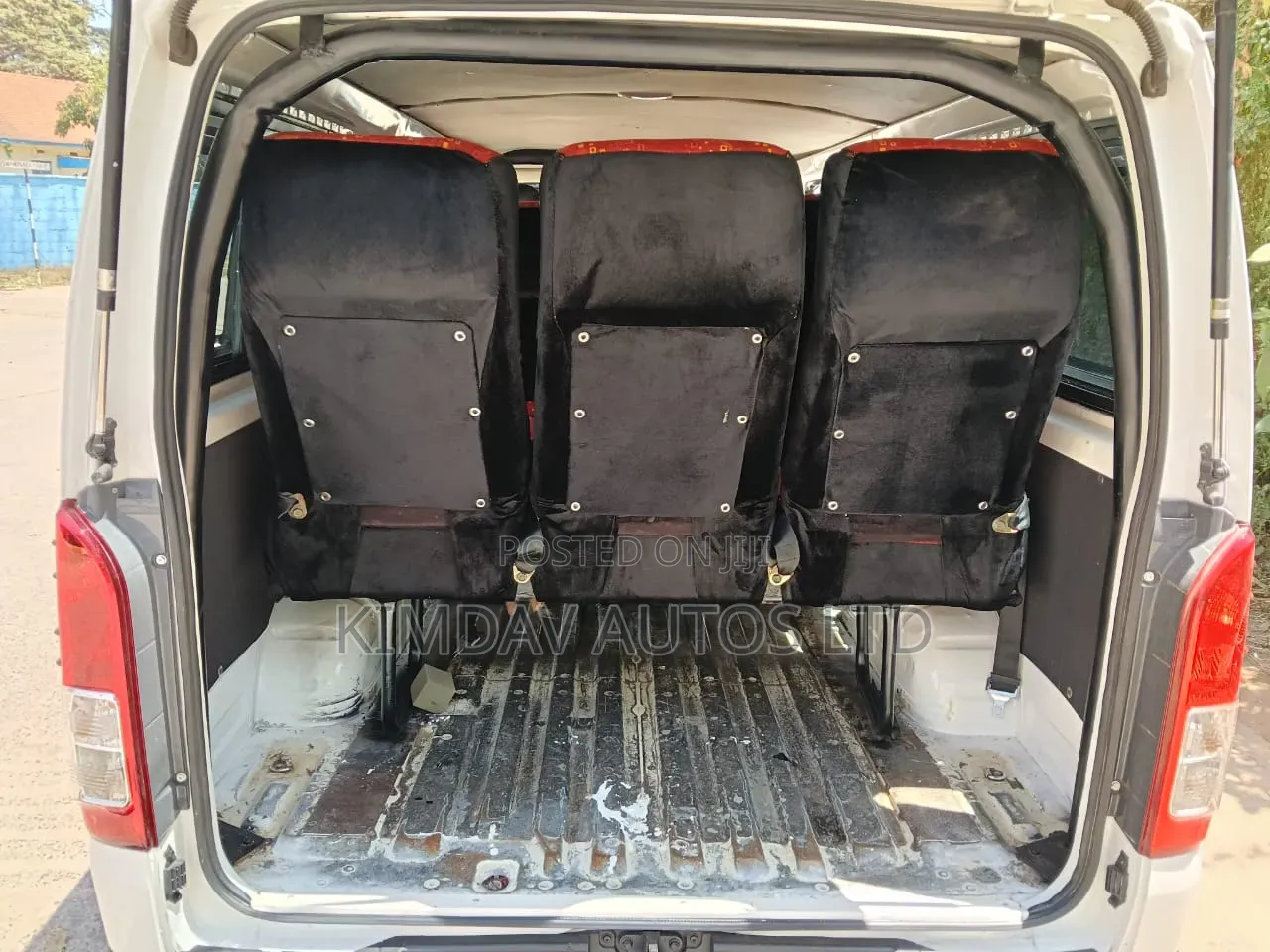 Toyota HiAce 2014 White