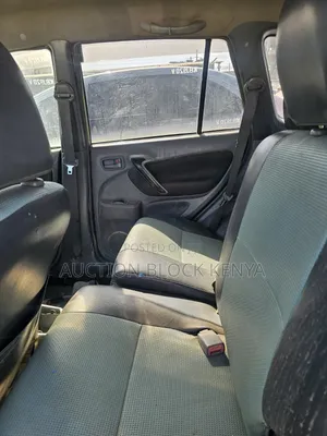 Toyota RAV4 2002 Gold