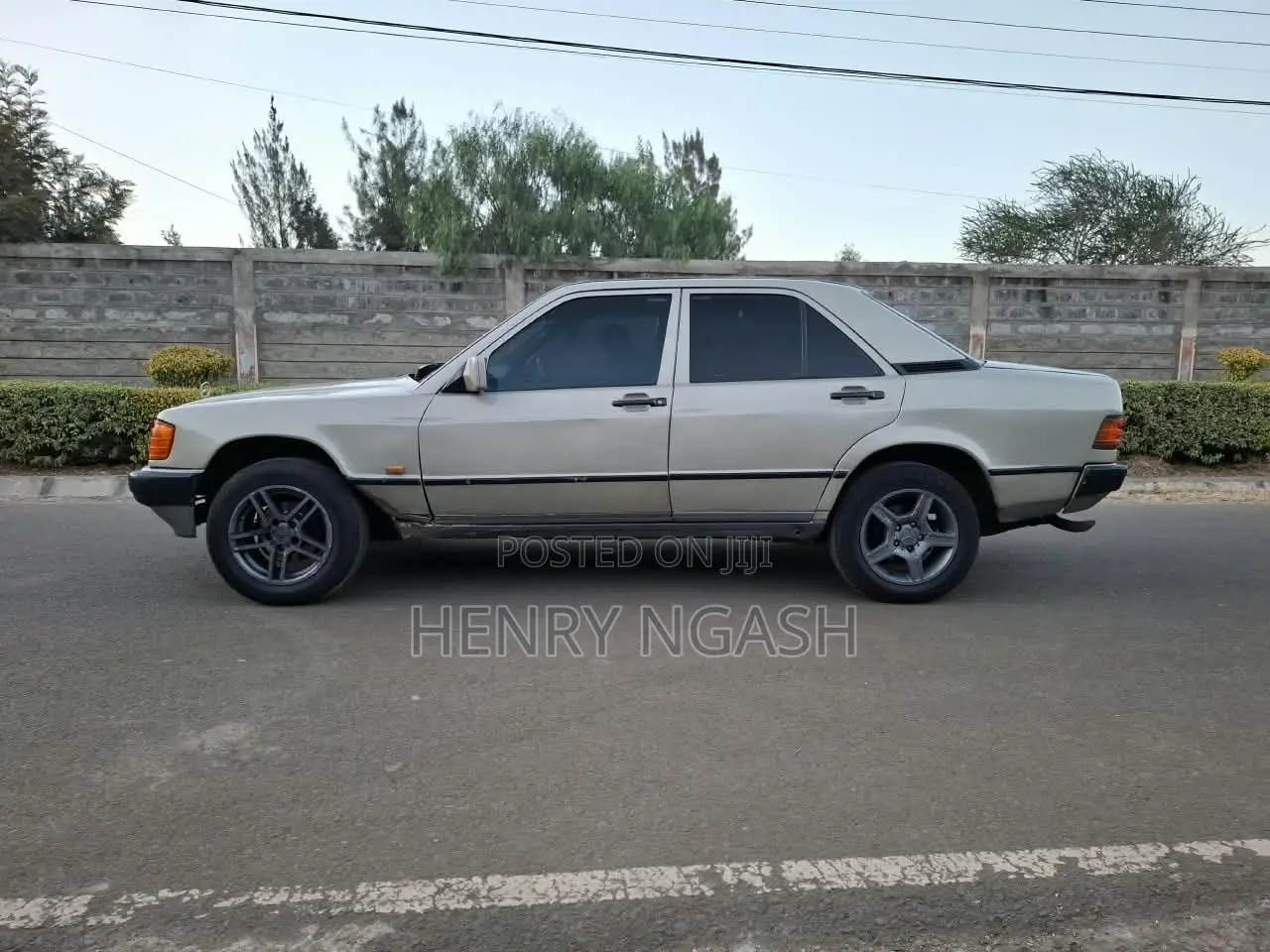 Mercedes-Benz E200 1996 Silver