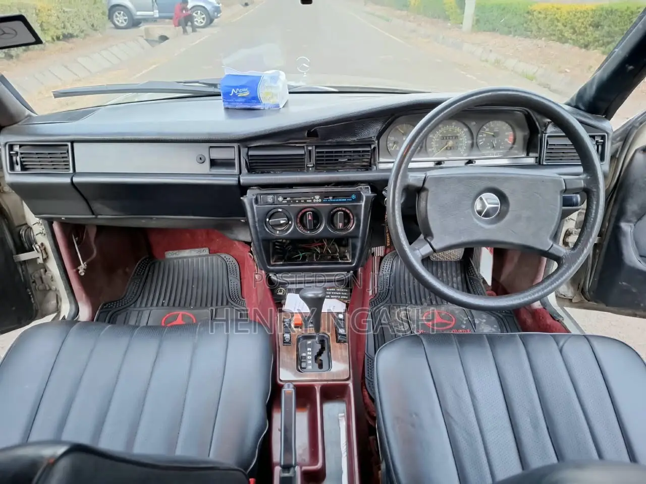 Mercedes-Benz E200 1996 Silver