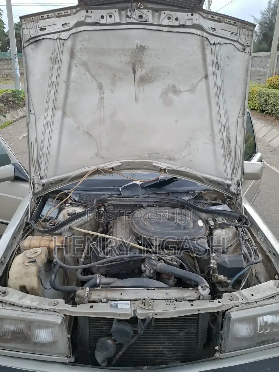 Mercedes-Benz E200 1996 Silver