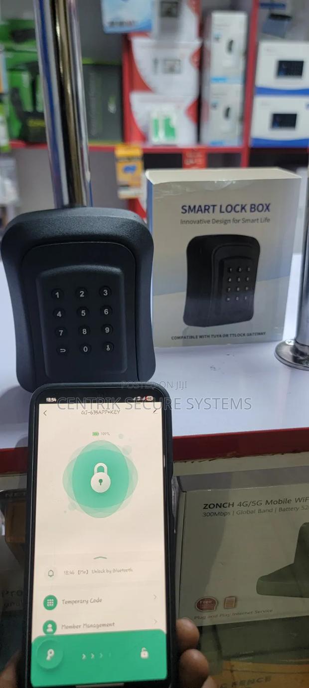 Smart Key Lock Box for Airbnb - main view