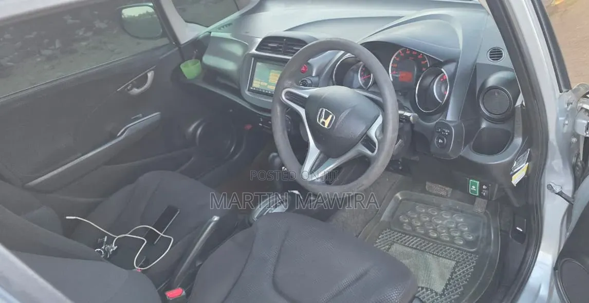 Honda Fit 2012 Silver