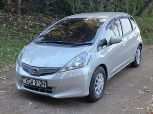 Honda Fit Automatic 2012 Silver