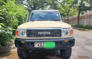 Toyota Land Cruiser 2001 Beige