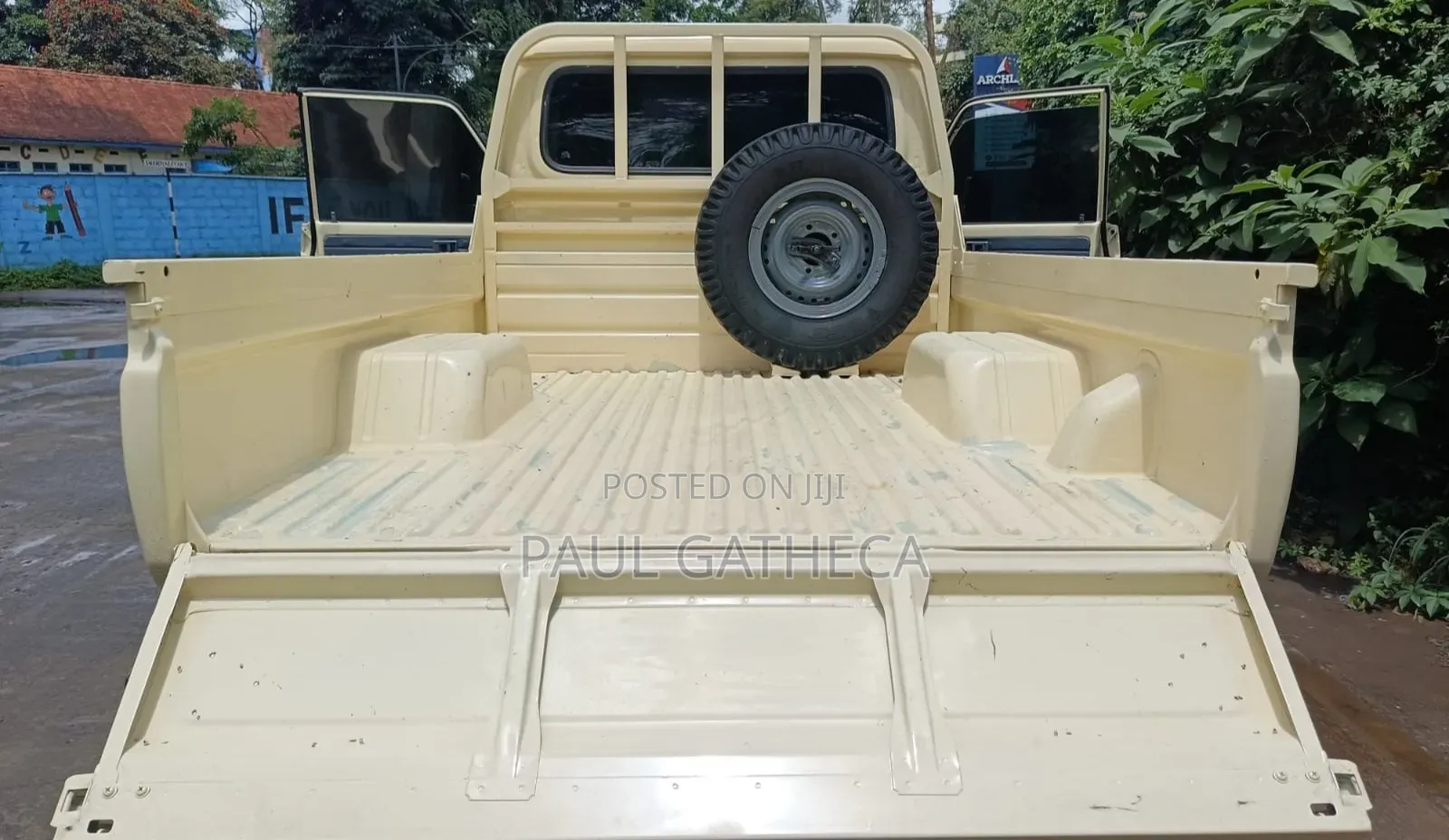 Toyota Land Cruiser 2001 Beige