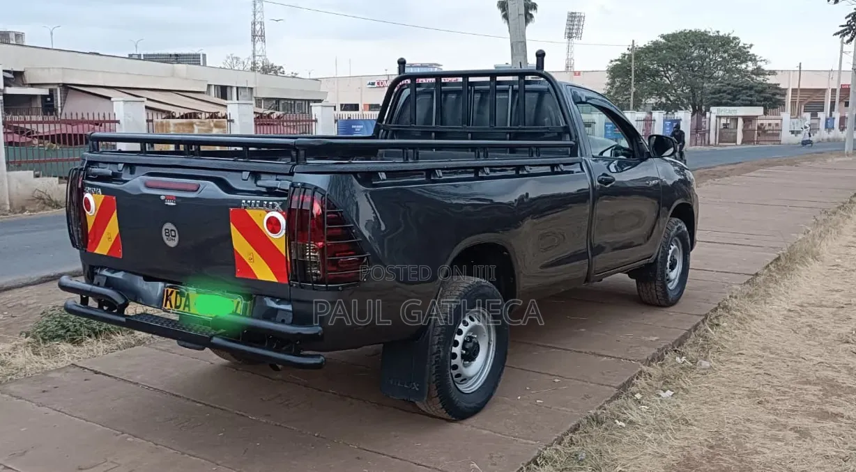 Toyota Hilux 2020 Gray