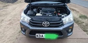 Toyota Hilux 2020 Gray
